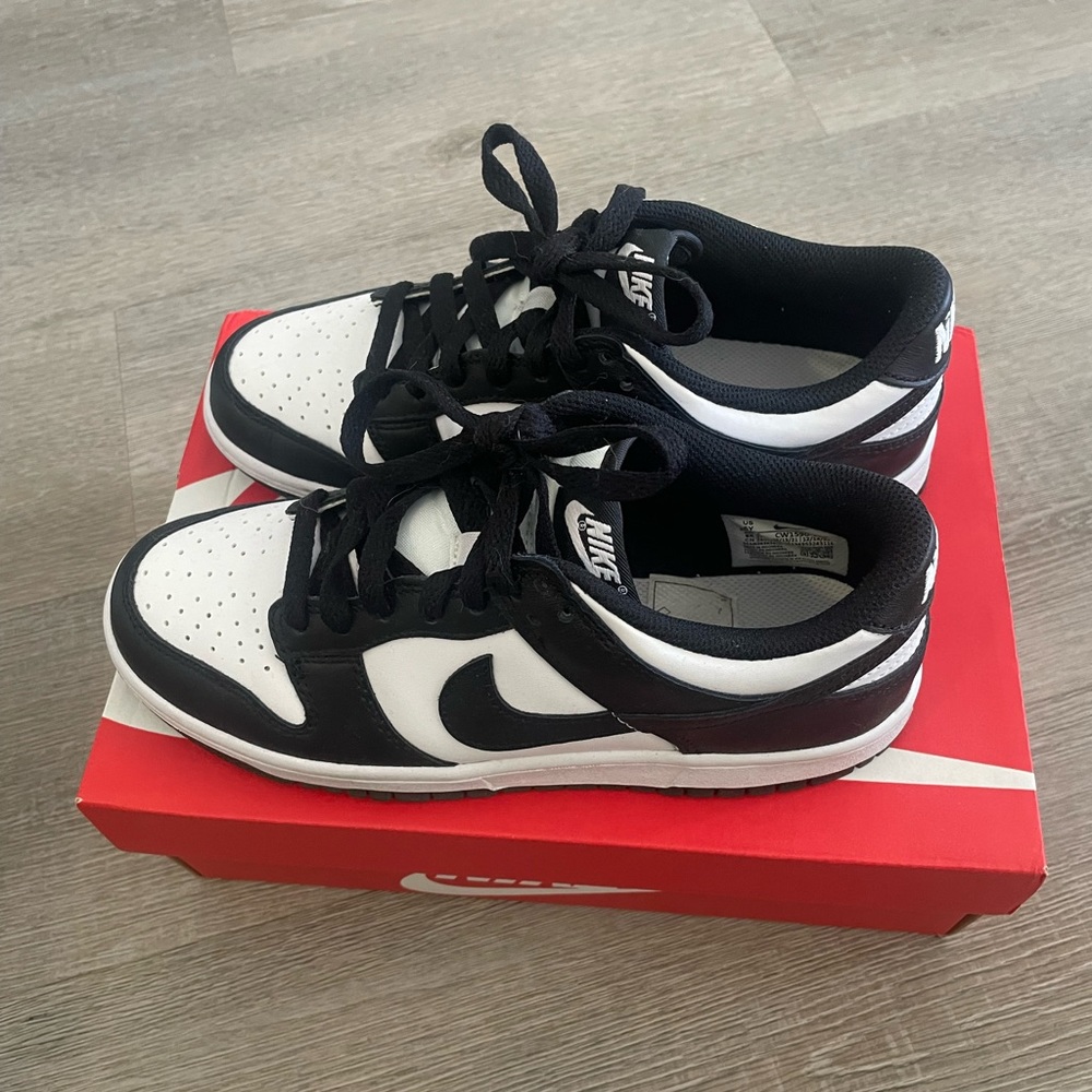 Nike Dunk Low Pandas